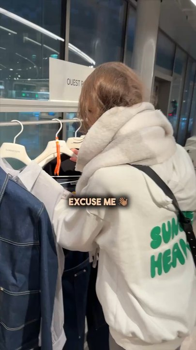 Vous validez la 1ère, 2éme tenue ou son regard à LA FIN  !! 