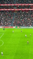 Sonora pitada en el regreso de Iñigo Martínez a San Mamés