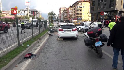 Alanya'da bariyerleri kıran otomobil iki araca çarptı: 2 ölü, 4 yaralı