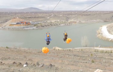 Zipline parkuru macera tutkunlarını bekliyor