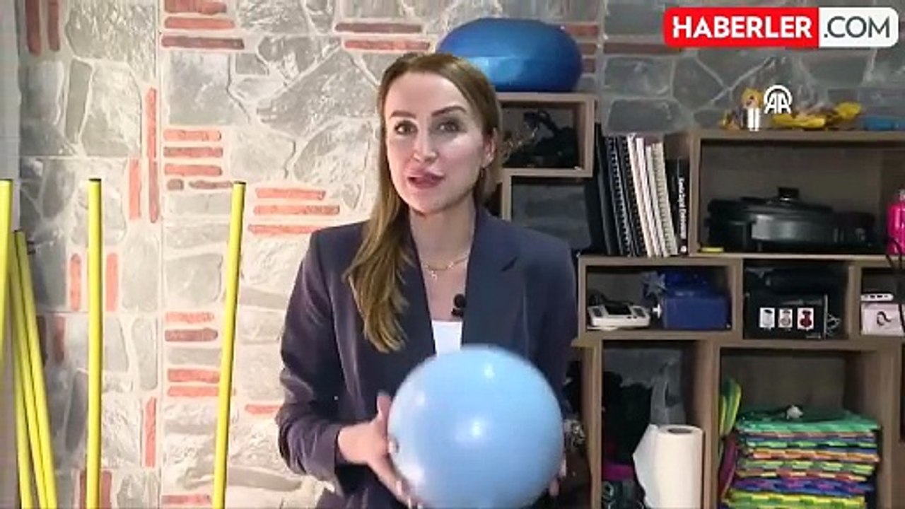 Düzensiz beslenme ve hareketsizlik nedeniyle obeziteye yakalanan kedi pilates yaparak kilo veriyor