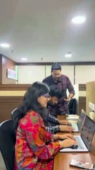 Bus kaam nhi karna chahata