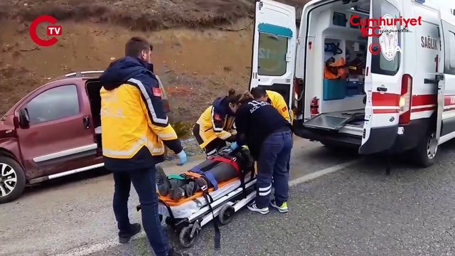 Cip ve hafif ticari araç kafa kafaya çarpıştı: 4 yaralı