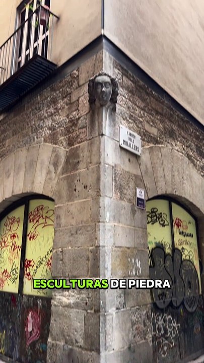 Las caras del barrio gótico de Barcelona que indican donde están los prostíbulos
