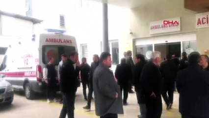 BBP Genel Başkanı Mustafa Destici'nin içinde bulunduğu makam aracı kaza yaptı;4 yaralı