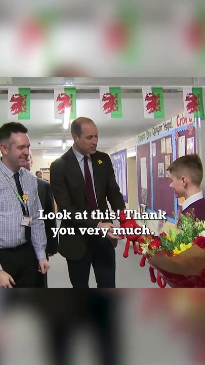 الأمير ويليام يعد بتوصيل باقة ورد لكيت ميدلتون