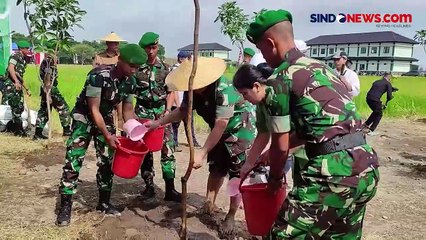 Sukseskan Ketahanan Pangan, Pangdam V Brawijaya Pimpin Tanam Padi dan Jagung di Gresik