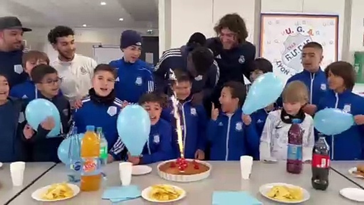 Stage UGA JUNIOR FOOT ACADÉMIE 33eme Édition / Un joyeux anniversaire à Adem !