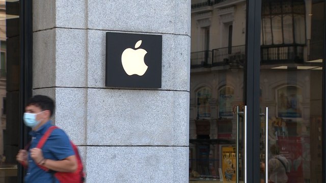 Bruselas multa con 1.800 millones a Apple por restricciones a plataformas como Spotify