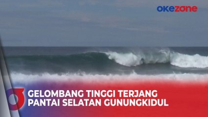 Gelombang Tinggi Terjang Pantai Selatan Gunungkidul, Wisatawan Diimbau Waspada