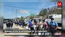 Normalistas de Ayotzinapa se apropian de 10 autobuses en Chilpancingo
