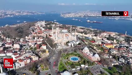 Ayasofya-i Kebir Camii Şerifi'ne Ramazan mahyası asıldı