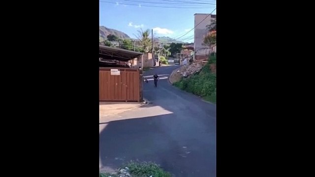 Un roue en vélo qui va faire mal au dent