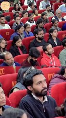 व्यापारी को वैज्ञानिक समझ लिया? || आचार्य प्रशांत