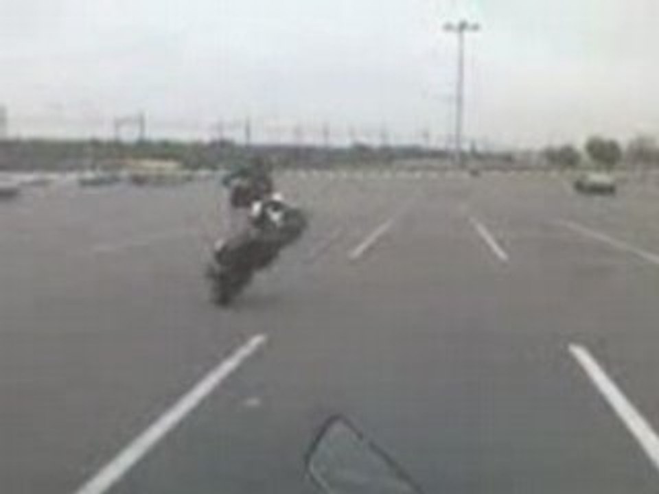 Nams tourne en roue