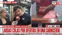 Largas colas por ofertas en una carnicería