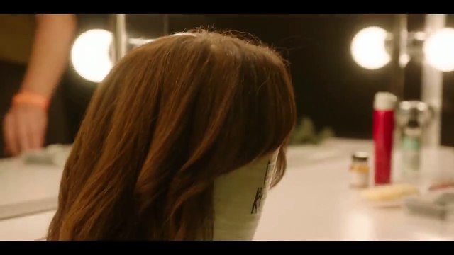 Saturday Night Live Saison 1 - Maya Rudolph Transforms into Kamala Harris - SNL (EN)