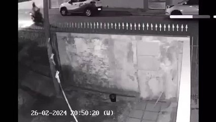 Vídeo mostra momento em que jovem é atingido por tiro em Balneário Camboriú