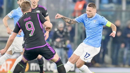 Descargar video: Mitspieler aufs Stadion vorbereiten? Immobile: 