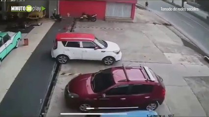 Pobre muchacho! Joven universitario fue arrollado por un camión