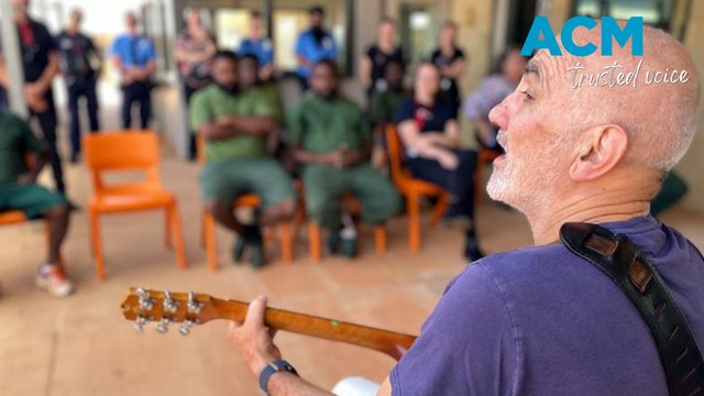 Paul Kelly performs at Western Australian prison