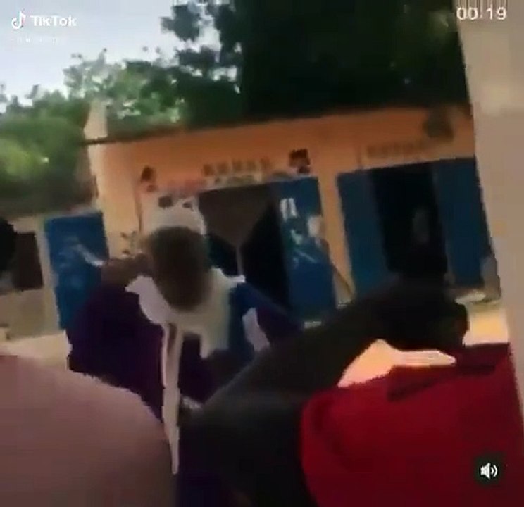 Dude Gets Owned By a Vulgar Old Man