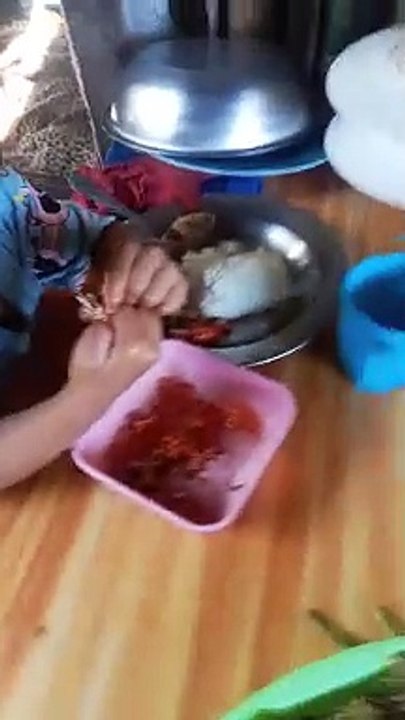 little mukbanger part 1