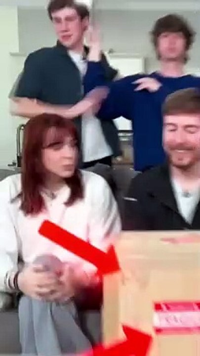 Unboxing Mr Beast 200 Million Subscribers