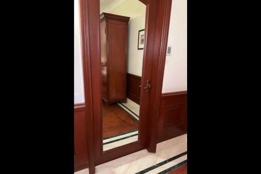 बाथरूम से निकलते ही सनी लियोनी ने किया ताबड़तोड़ डांस, वीडियो वायरल