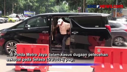 Download Video: Jalani Pemeriksaan, Rektor Nonaktif Universitas Pancasila Bawa Bukti Tambahan