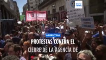 Trabajadores de Télam protestan contra la decisión de Milei de cerrar la agencia estatal
