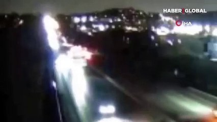 ABD’de otoyola küçük uçak düştü: 5 can kaybı