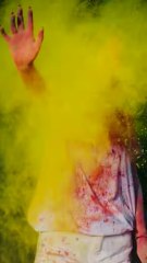 इन 8 मुस्लिम देशों में भी मनाई जाती है होली