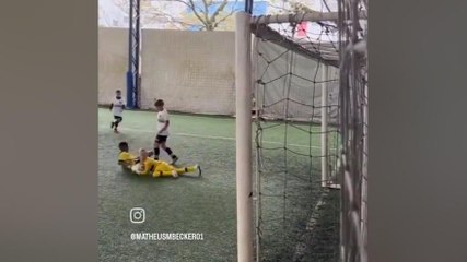 Baby portiere fenomeno: parate incredibili a 9 anni
