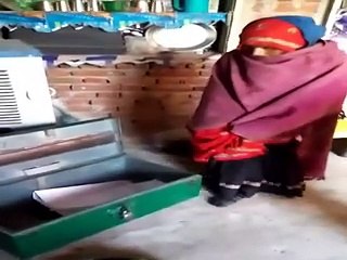तीन मकानों से चोर जेवरात व नकदी निकालकर ले गए-video