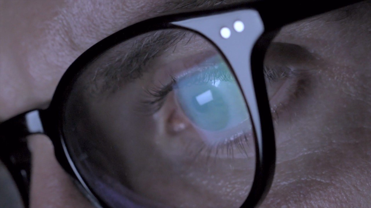 How to Spot Knock-Off Products to Avoid Scammers