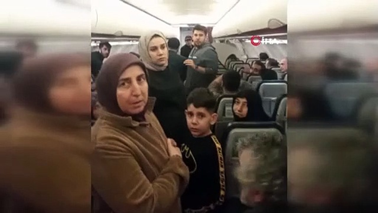 AnadoluJet uçağında panik: ’’Bu uçakla uçmak istemiyorum’’