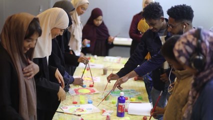 "صحوة فن" مبادرة للعلاج النفسي بالفن التعبيري لمساعدة النازحين من السودان