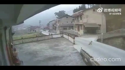 Barrière invisible, mais douloureuse