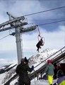 Un homme prend tous les risques pour sauver des skieurs coincés sur une remontée mécanique