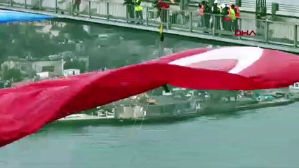 Kadın komandalar 15 Temmuz Köprüsü’nden halatlarla iniş yaptı