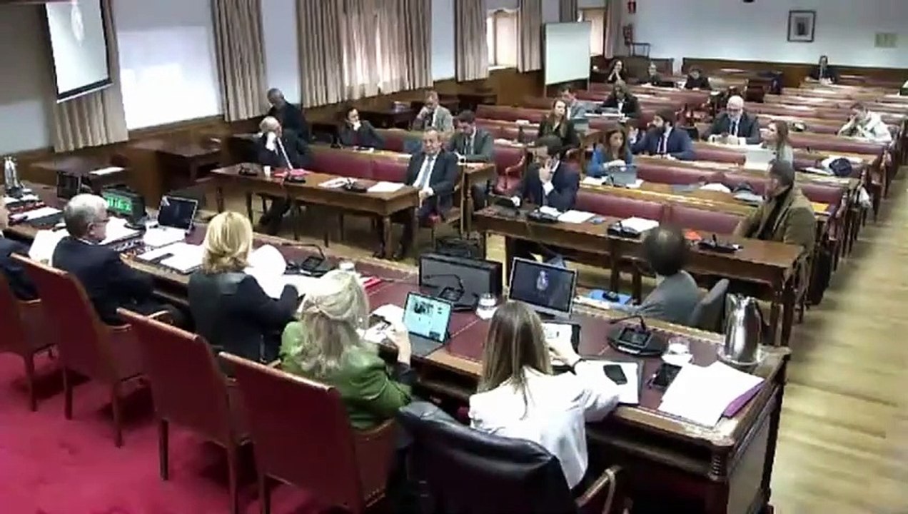 El diputado de Vox que sonroja a los socialistas: "sólo hay que verles la nariz"