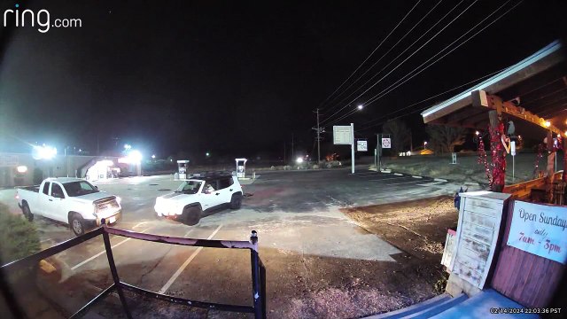 Poor Robbery Attempt Caught on Ring Camera