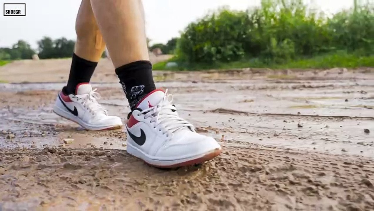 Cleaning Dirty Shoes with SHOEGR-Sneaker Cleaning Kits