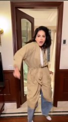 सनी लियोनी का डांस देख नहीं रुकेगी हंसी लोग बोले-आई माइकल जैक्शन की आत्मा