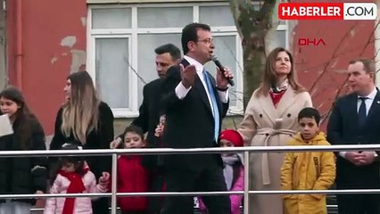 Bahçelievler mitingi sonrası ilginç anlar! "Sana yapılan sabotajlar var" diyerek kartını İmamoğlu'na verdi