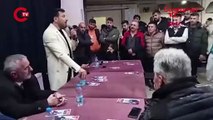 YRP Düzce Belediye başkan adayı türkücü Davut Güloğlu, kahvehanede vatandaşla tartıştı