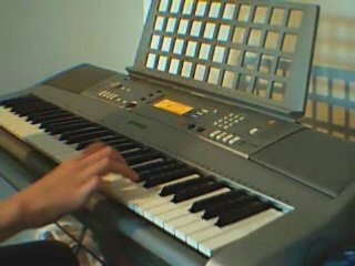 Anghell : Still Alive au synthé