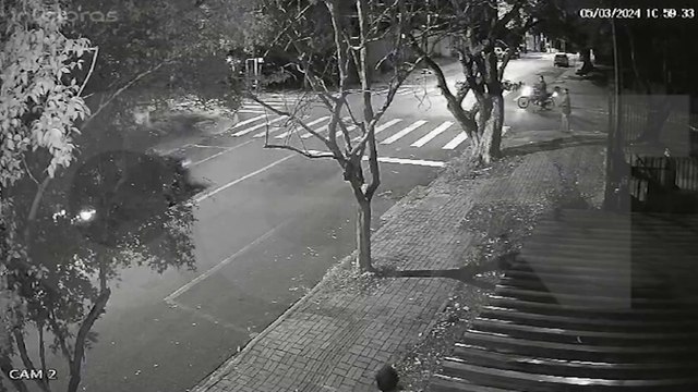 Justiça com as próprias mãos: Ladrão de gás leva surra da população; veja o vídeo