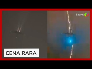 Vídeo mostra avião sendo atingido por raio durante voo no Canadá